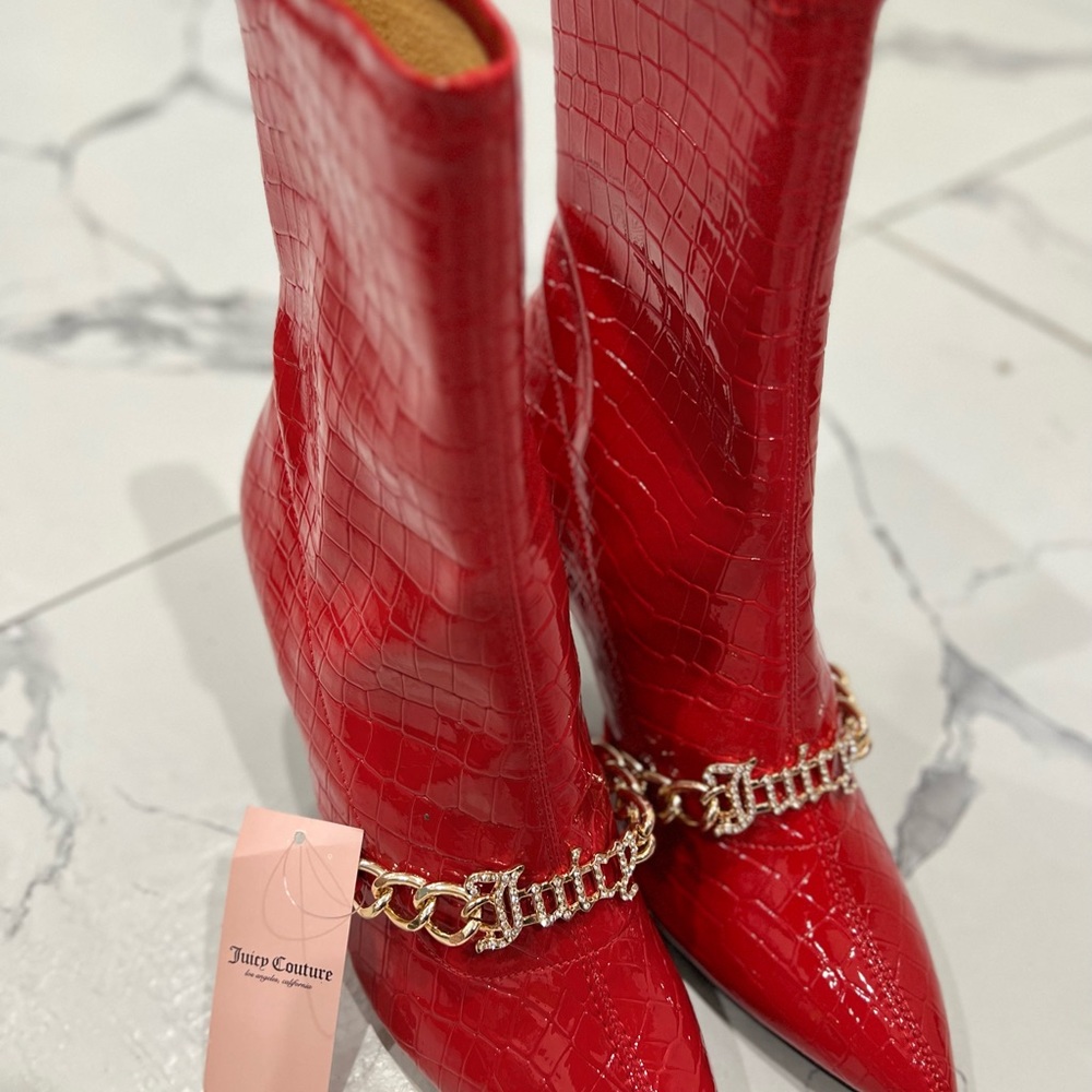 JUICY COUTURE Red chained rhinestone boots  👠